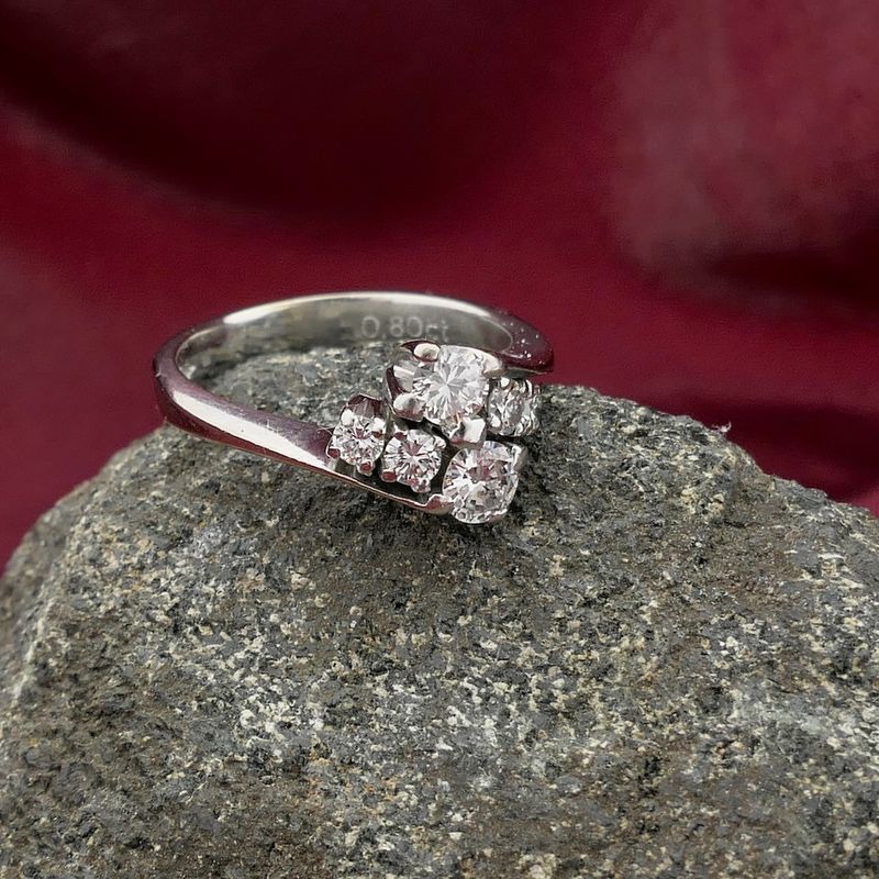 Image 1 of White gold ring with diamond 0.80 ct.