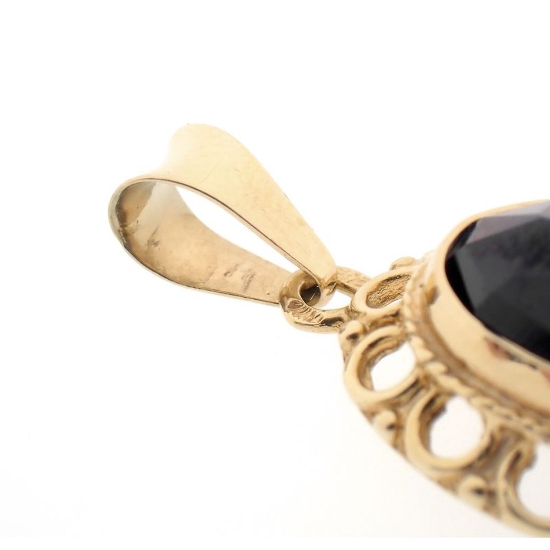 Image 6 of Vintage gold pendant with oval garnet