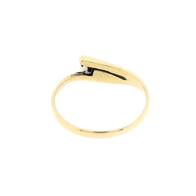 Gold solitaire ring with zirconia Image 2 of Gold solitaire ring with zirconia