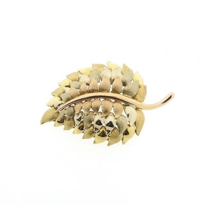 Image 1 of Tricolor gold brooch of a leaf