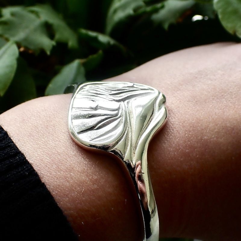 Image 2 of Silver bracelet with fantasy design | Ø 60 mm