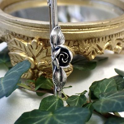 Silver brooch of a rose Image 2 of Silver brooch of a rose