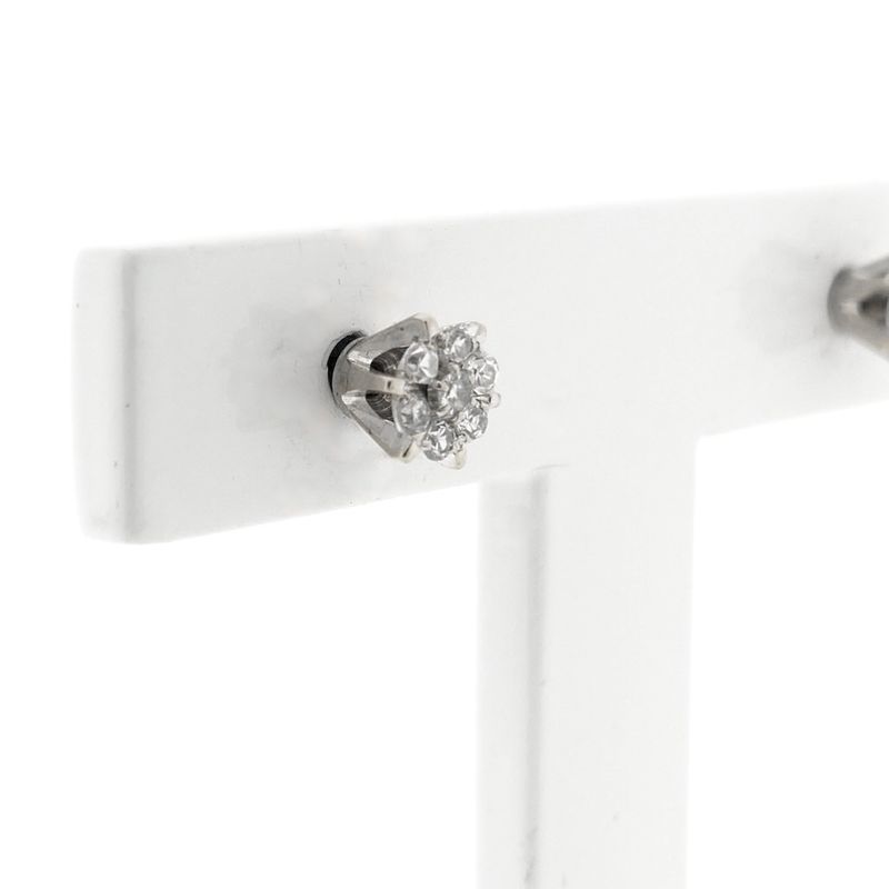 Image 3 of White gold stud earrings with diamond; 0.21 ct.