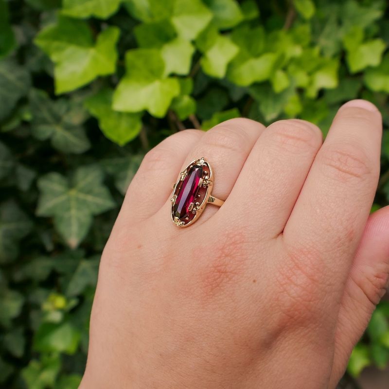 Image 4 of Gold ring with garnet