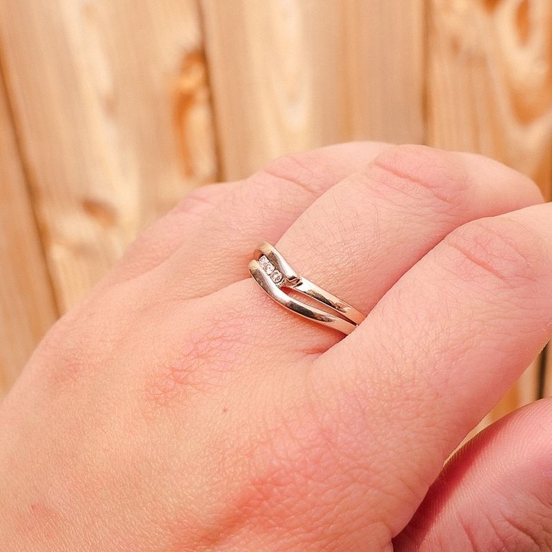 Image 4 of Two-tone gold ring with diamonds; 0.03 ct.