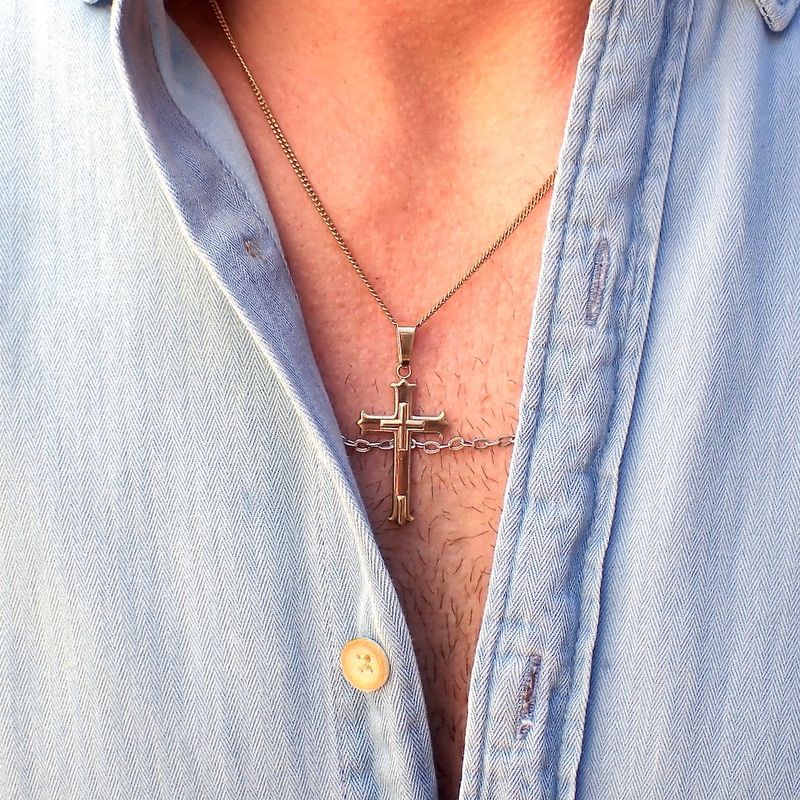 Image 4 of Gold pendant of a cross