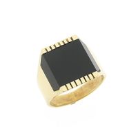 Gold men's signet ring with onyx