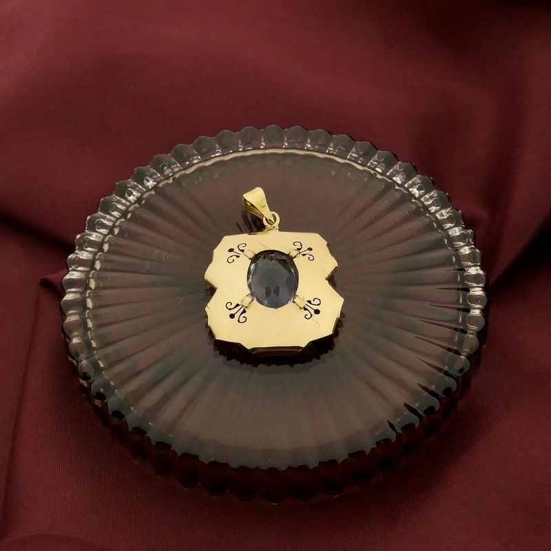 Image 7 of Gold pendant with clear zirconia