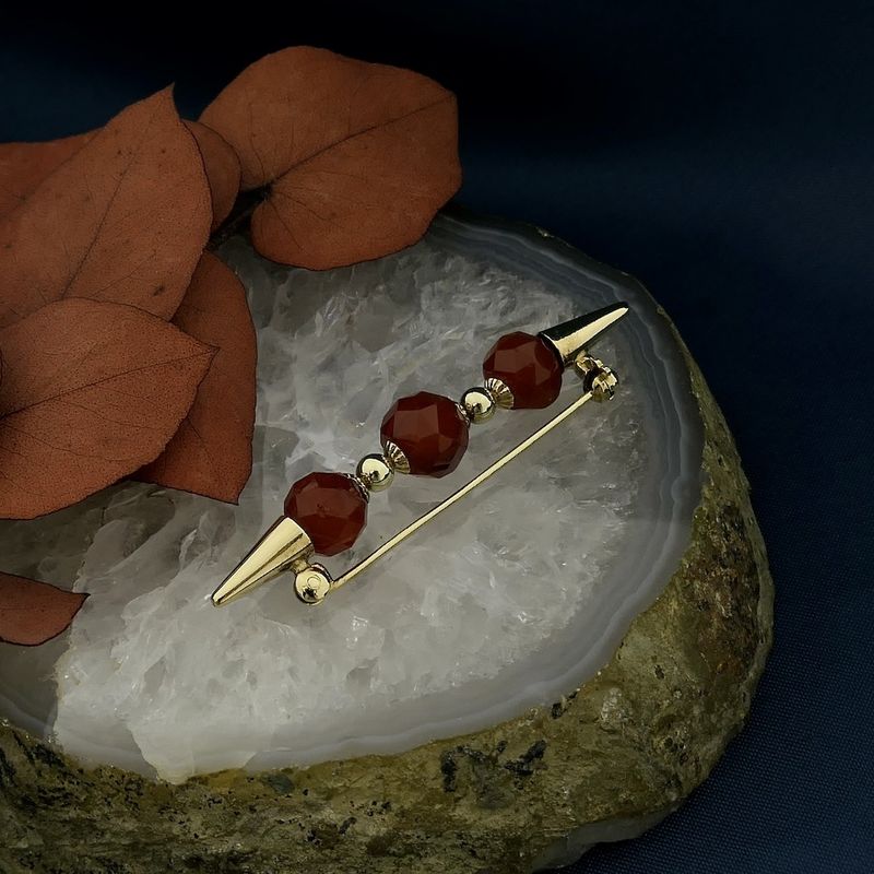 Image 2 of Vintage gold brooch with carnelian