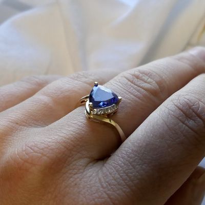 Image 2 of Gold ring with tanzanite and diamond | 0.06 ct.