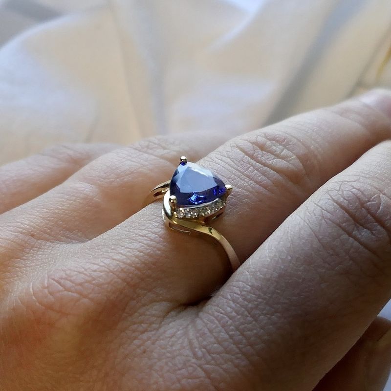 Image 2 of Gold ring with tanzanite and diamond | 0.06 ct.