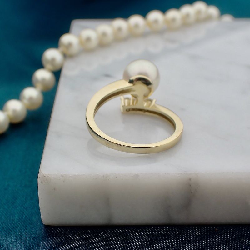 Image 8 of Gold ring with pearl and diamonds | 0.21 ct.