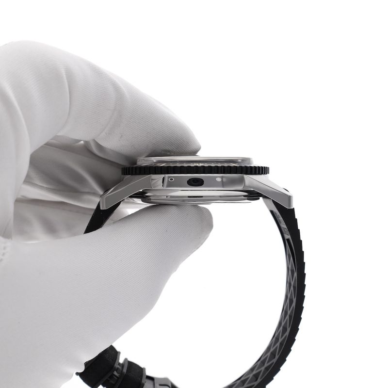 Image 5 of Longines Skin Diver 42mm L2.822.4.56.9; Automatic men's watch