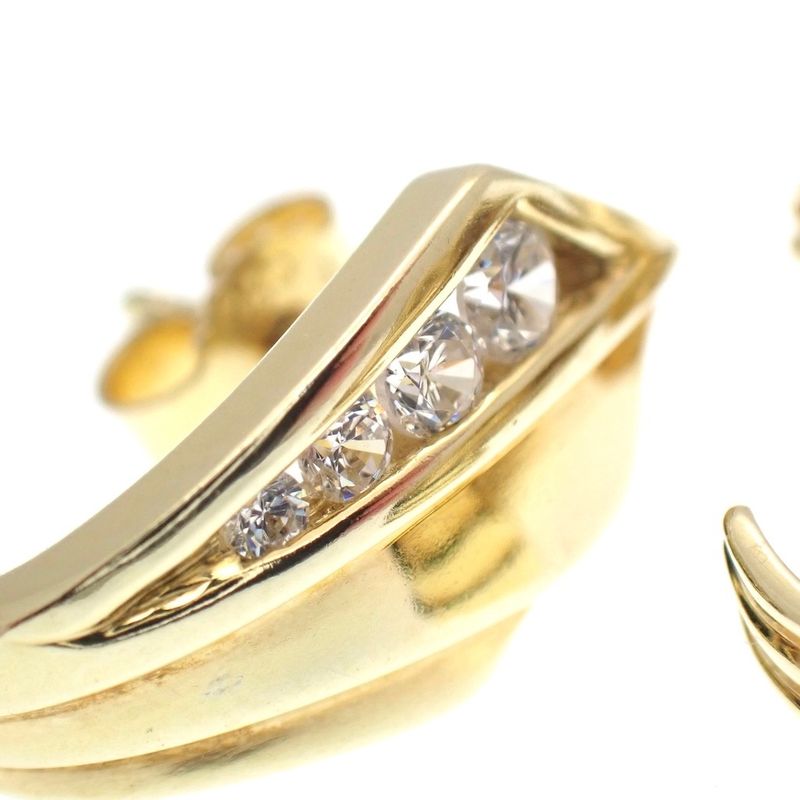 Image 2 of Yellow gold stud earrings with zirconia