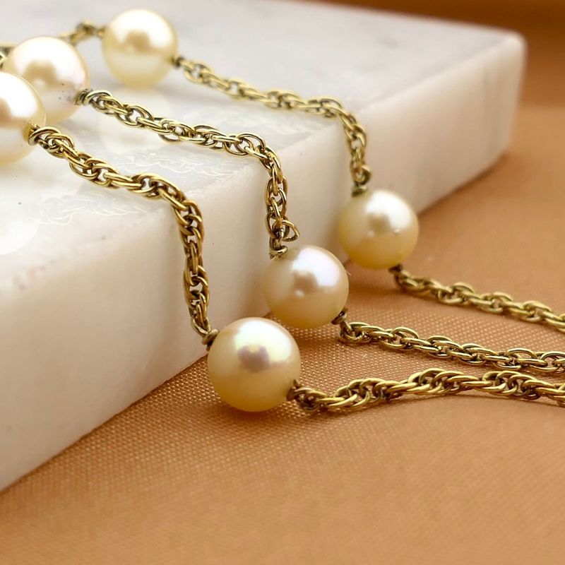 Image 2 of Gold Singapore link chain with pearls