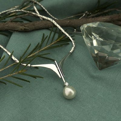 Image 2 of White gold necklace with pearl and diamond; 0.05 ct. | 44 cm