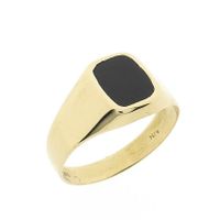 Gold men's signet ring with onyx