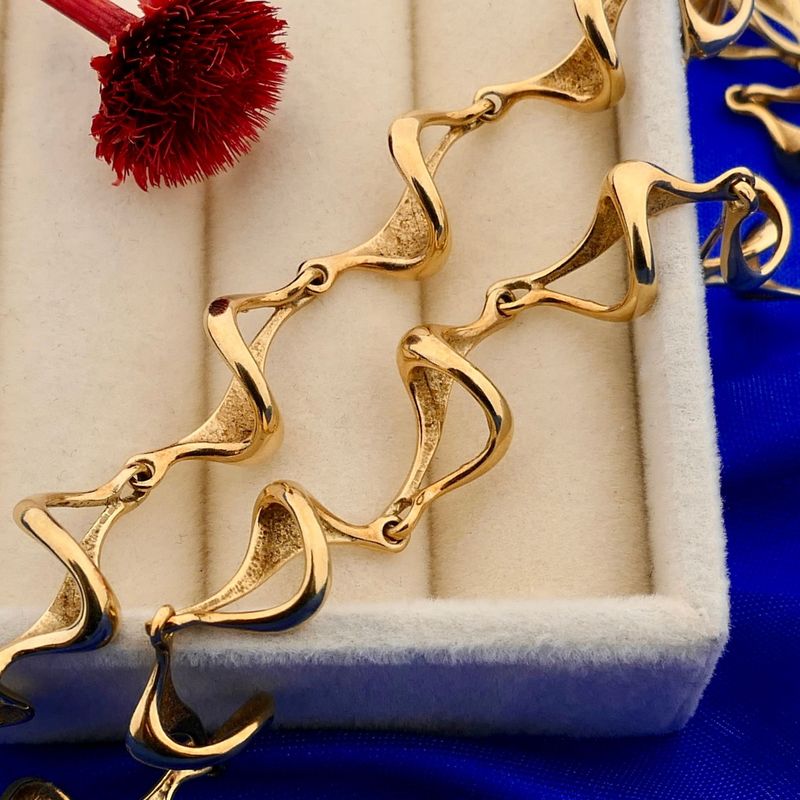 Image 2 of Golden Fantasy Link Necklace