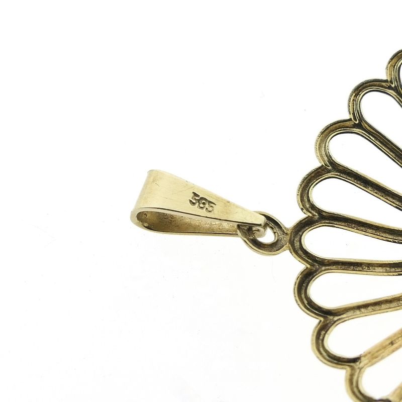 Image 6 of Gold flower pendant with pearl