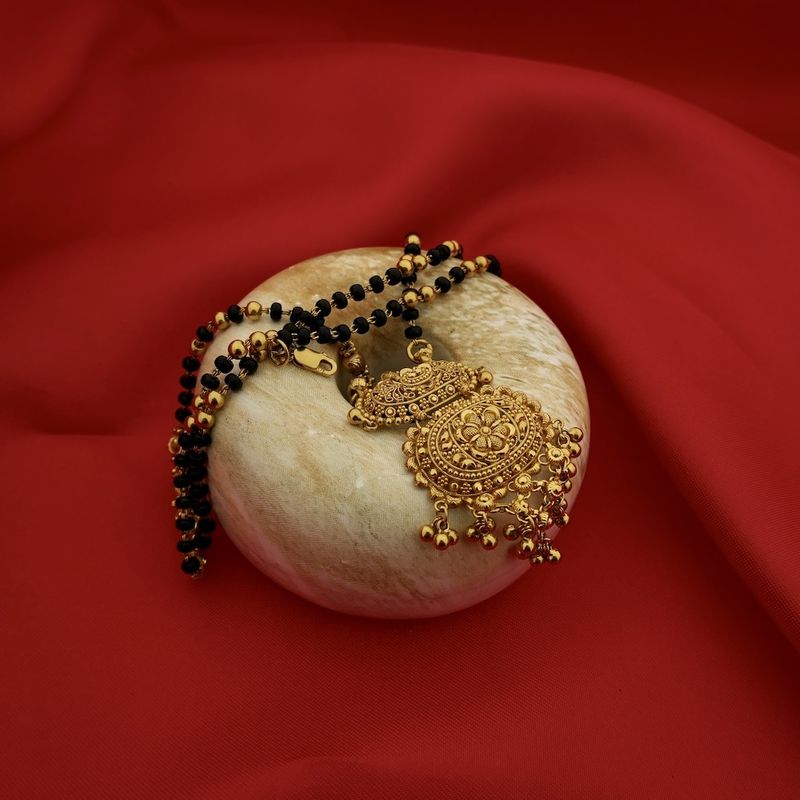 Image 2 of Gold Mangalsutra necklace with onyx