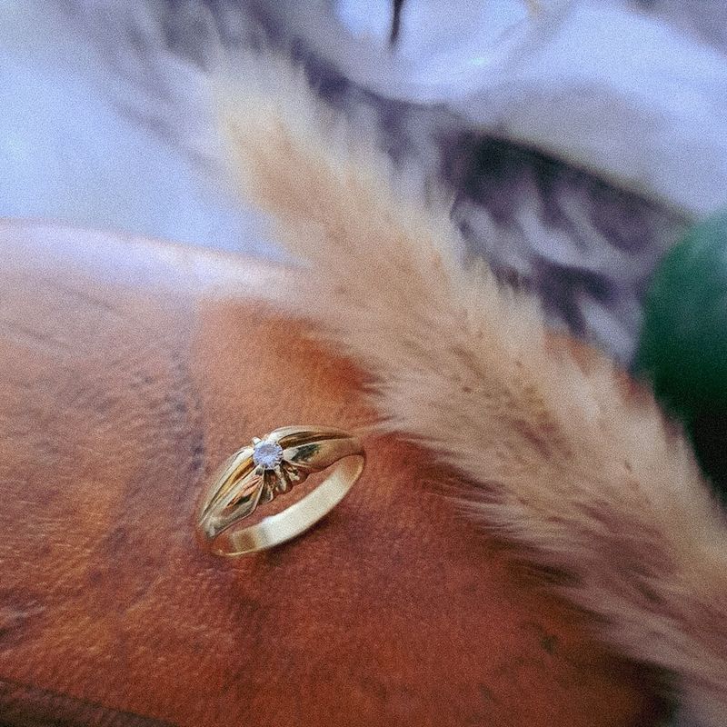 Image 2 of Golden fantasy ring with diamond | 0.10 ct.