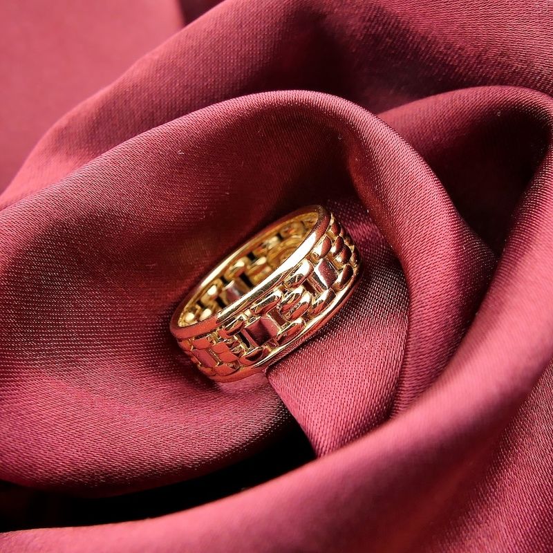 Image 2 of Two-tone gold link ring