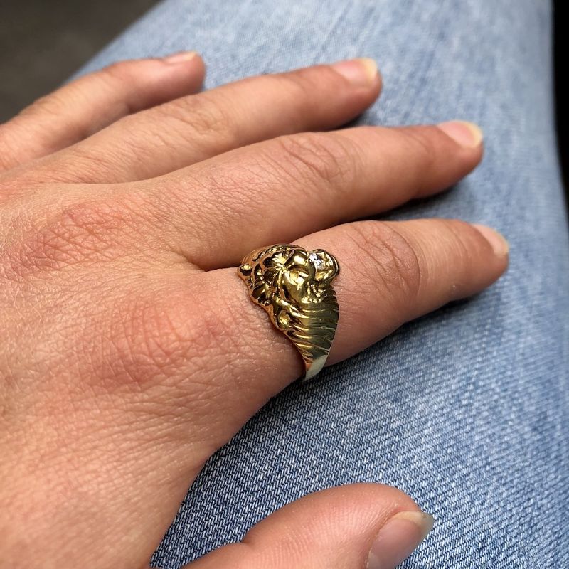 Image 8 of Gold ring of a lion's head with zirconia