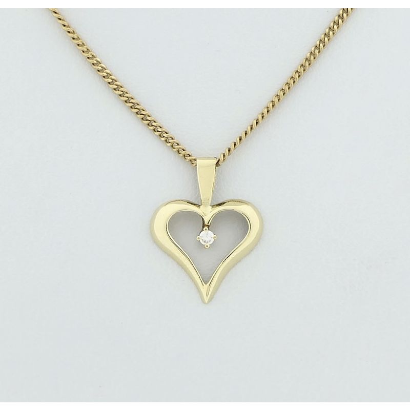 Image 9 of Gold pendant of a heart with zirconia