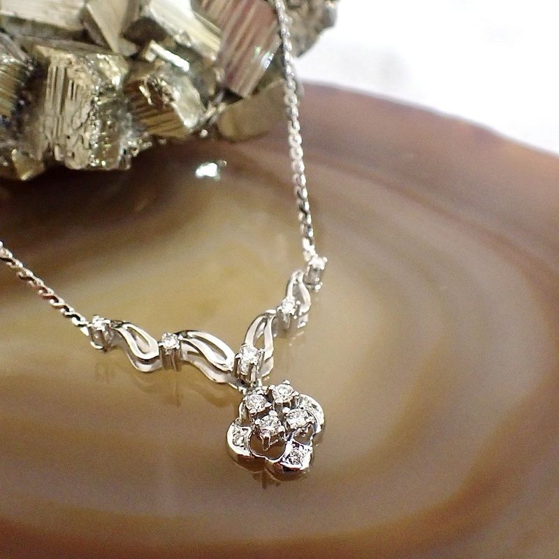 Image 2 of White gold S-link necklace with diamond | Approx. 0.34 ct.