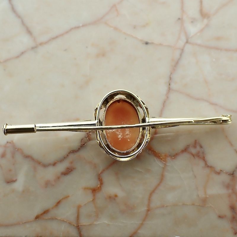 Image 4 of Vintage gold brooch with cameo