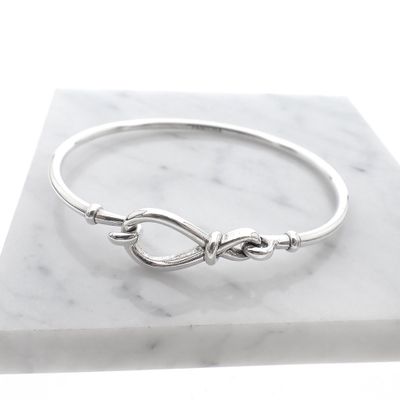 Image 2 of Pandora Infinity Knot Bangle; Silver; | Ø 64.5 mm