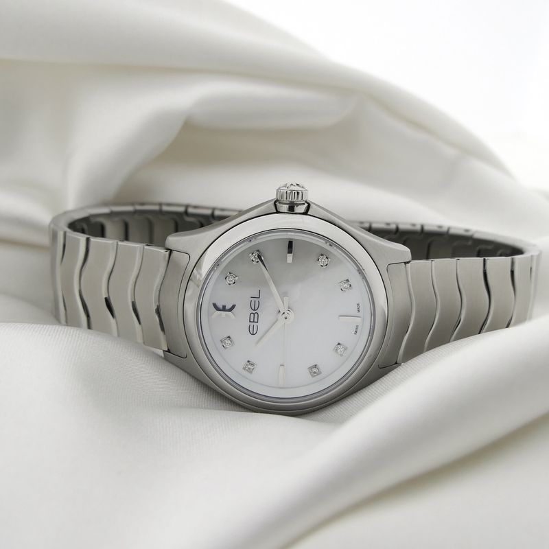 Image 5 of Ebel Wave Lady; Women's watch with mother-of-pearl dial and diamonds