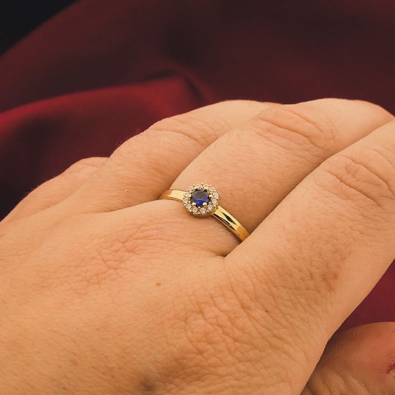 Image 4 of Gold ring with zirconia