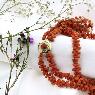 Image 2 of Blood coral bead necklace with gold clasp; Antique | 41 cm