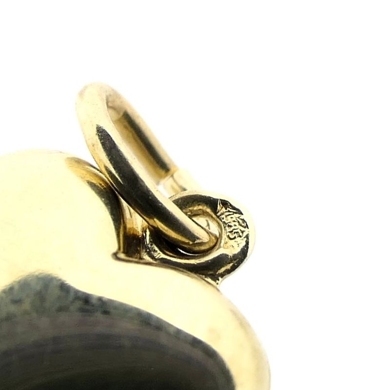 Image 7 of Gold pendant of a heart