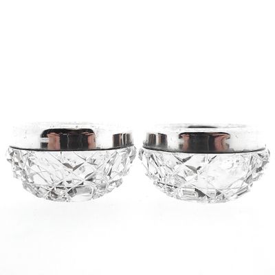 Crystal salt and pepper shaker set with silver rim | Vintage Image 1 of Crystal salt and pepper shaker set with silver rim | Vintage