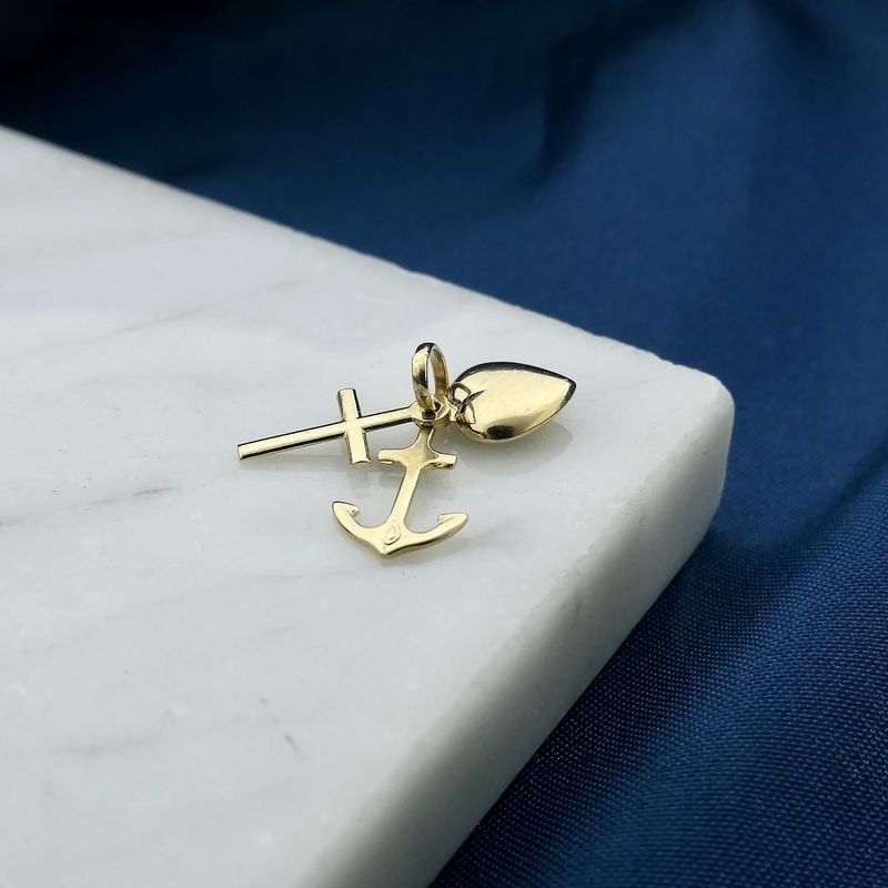 Image 2 of Gold pendant; Faith, hope and love