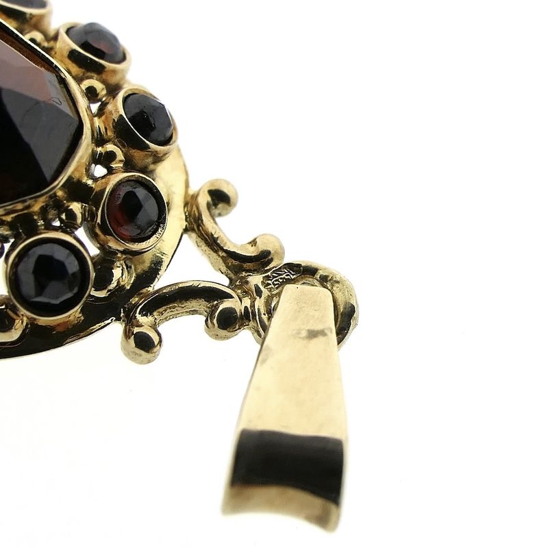 Image 5 of Vintage gold entourage pendant with garnet