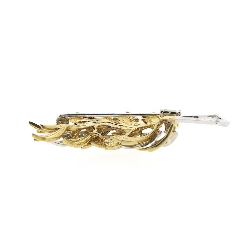Image 6 of Exclusive two-tone gold leaf brooch with diamond 0.065