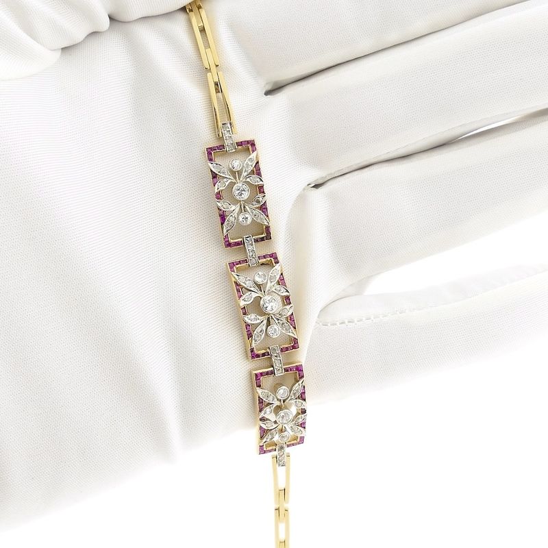 Image 12 of Gold link bracelet with ruby ​​and diamonds; 0.89 ct.