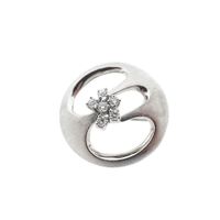 White gold brooch with diamonds; 0.30 ct.