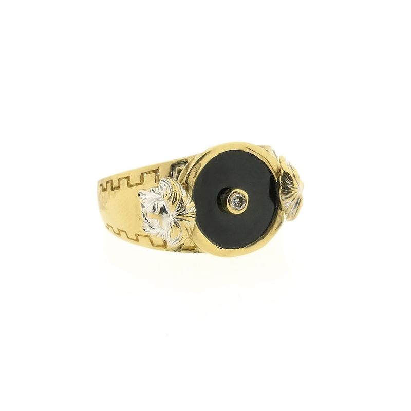 Image 10 of 18-karat gold men's signet ring with onyx and diamond | 0.025 ct.
