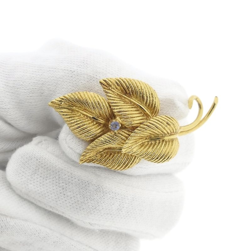 Image 9 of Gold brooch of leaves with sapphire
