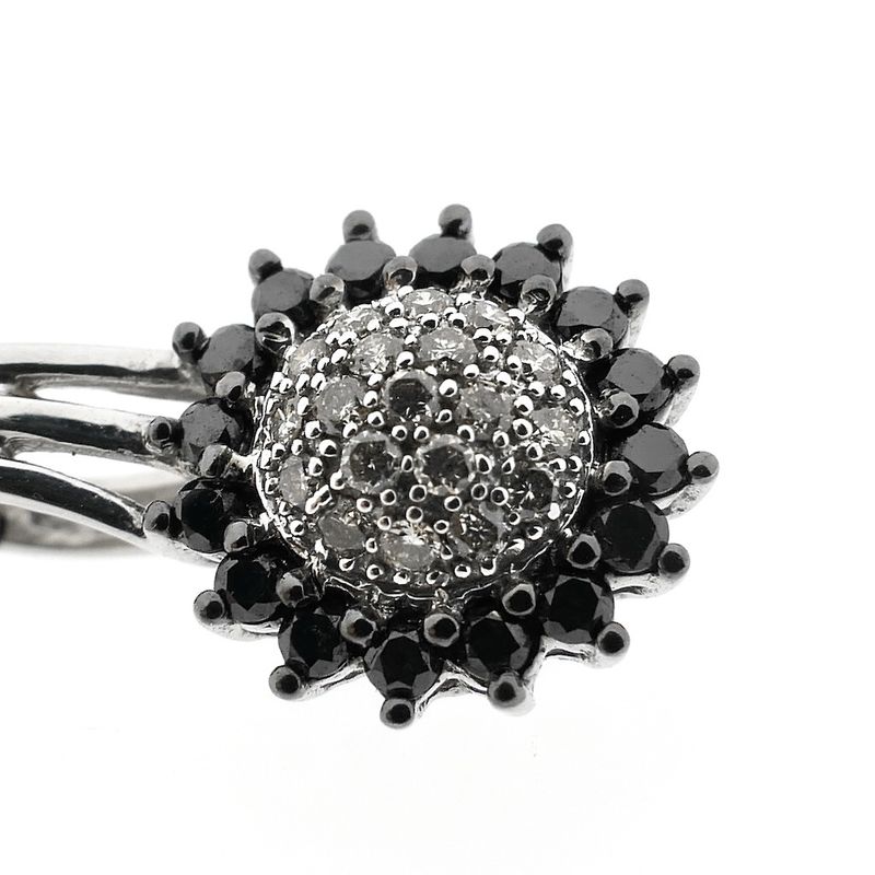 Image 4 of White gold entourage pendant with black diamond | 0.67 ct.