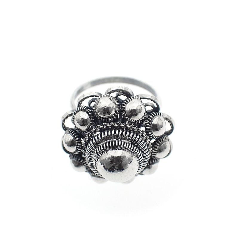 Image 6 of Silver ring with Zeeland button