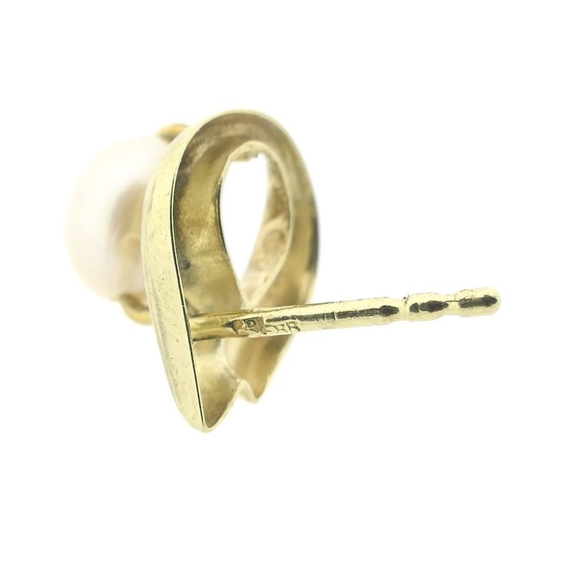 Image 7 of Gold stud earrings with pearl