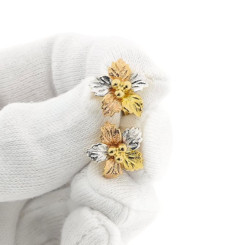 Image 10 of Tricolor gold flower stud earrings