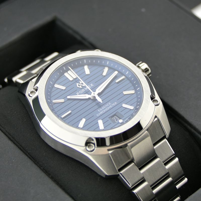 Image 18 of Formex Essence ThirtyNine Chronometer 1030; Automatic men's watch