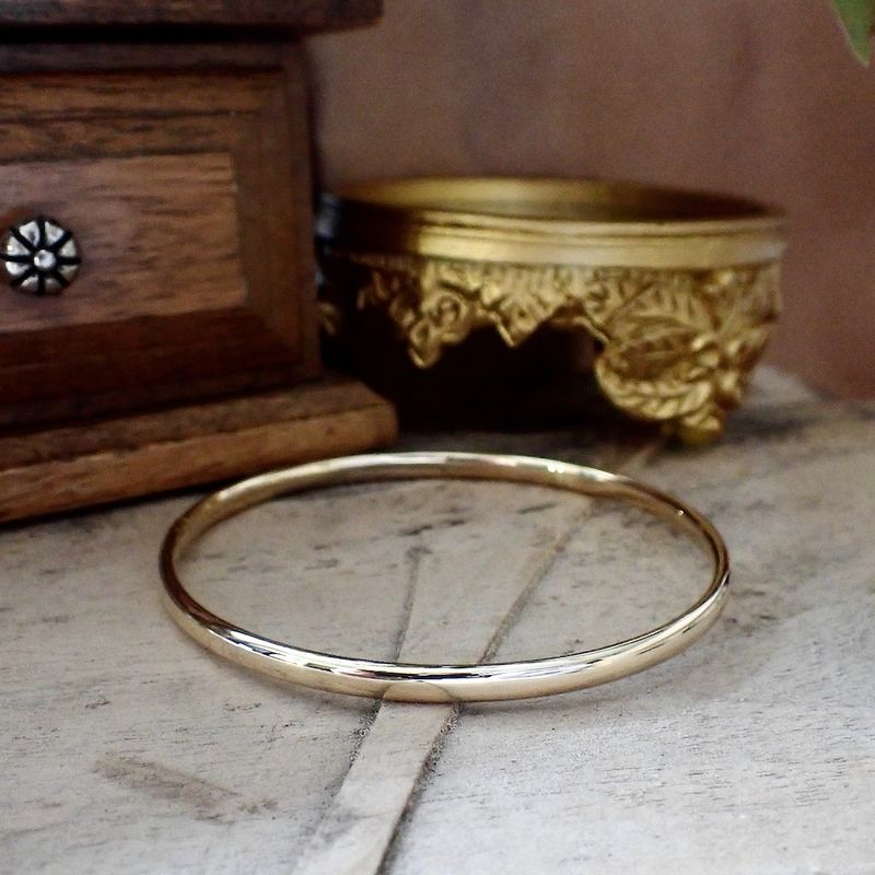 Image 2 of Gold smooth slave bracelet | Ø 60 mm