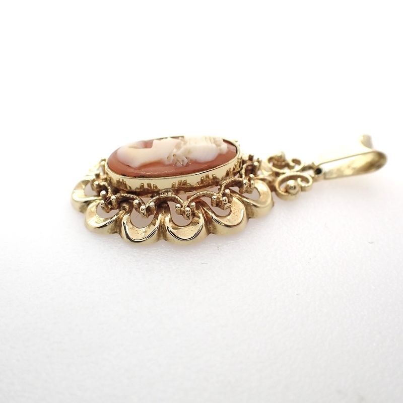 Image 3 of Vintage gold pendant with cameo